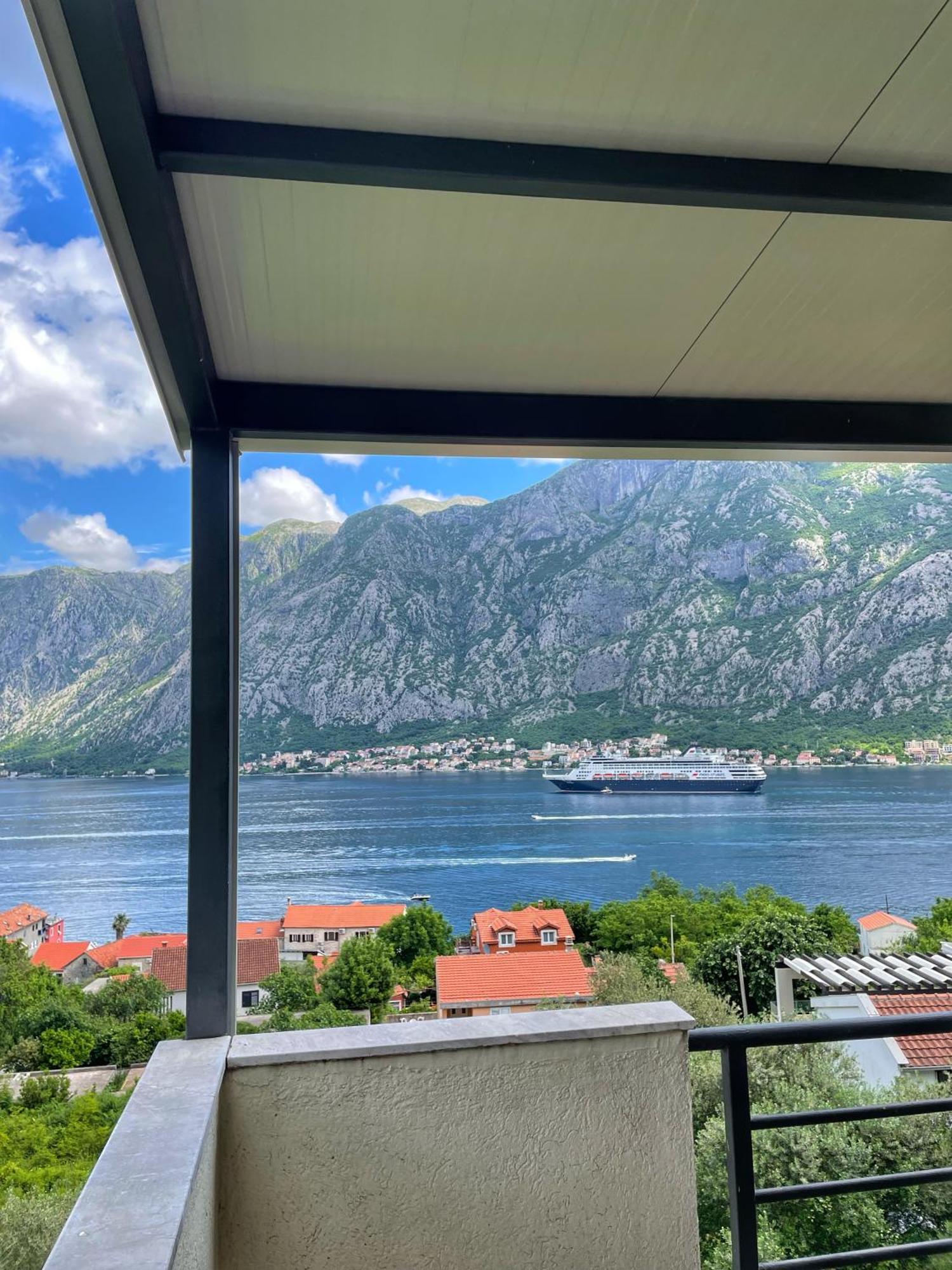 Apartments Krivokapic Prcanj With Bay View Kotor Exterior photo